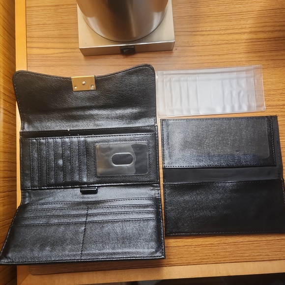 Nine West Black Trifold Wallet with Removable Inner Porfolio - Picture 4 of 4